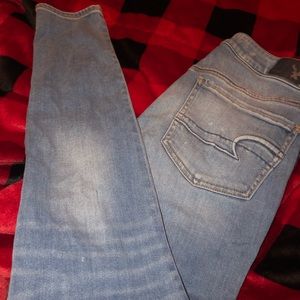 American Eagle Outfitters- Medium Wash- Size 6